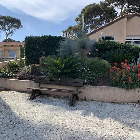 Studio Climatise A Hyeres: Plage, Wifi, Parking, Terrasse Et Proximite Port - Fr-1-335-199 Apartment Hyeres